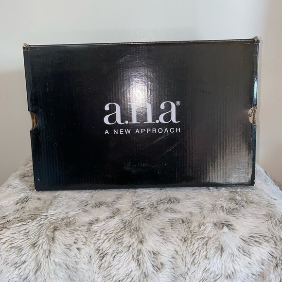 Heels - Picture 3 of 3